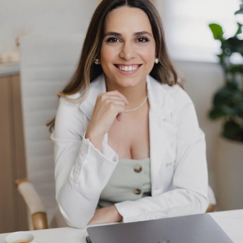 Dra. Alana Moura Fé
